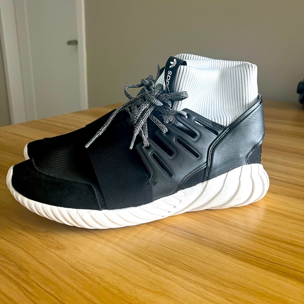 Adidas Tubular Doom Yin and Yang size 11.5